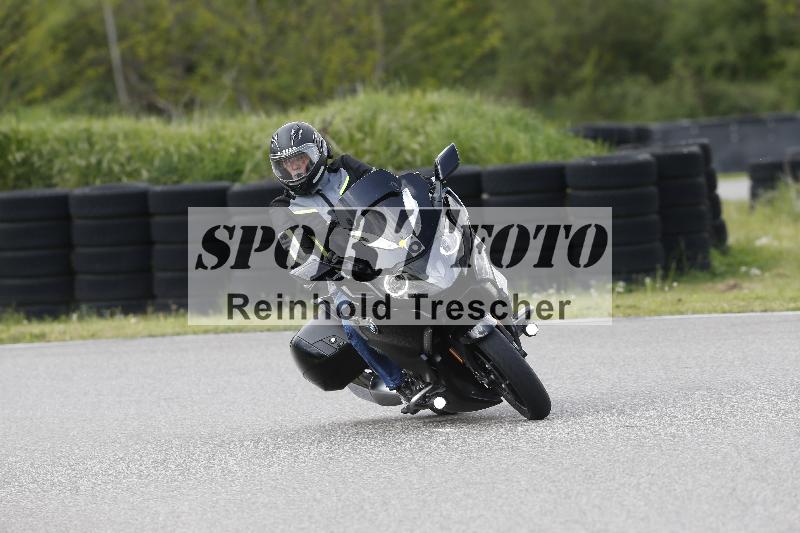 Archiv-2025/09 22.04.2025 Cornu Master School ADR/rot-rouge/6